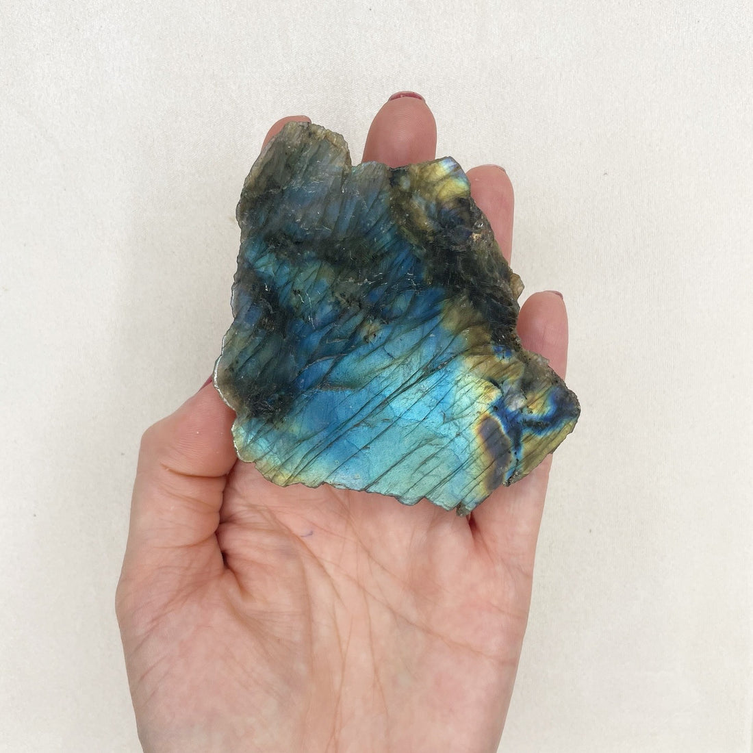 Labradorite grezza semilucida